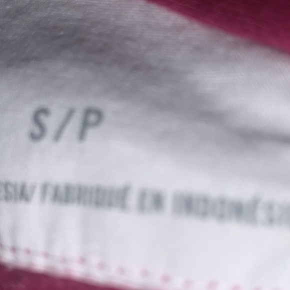 Maroon jacket for 10$ barely worn good condition - Picture 2 of 2